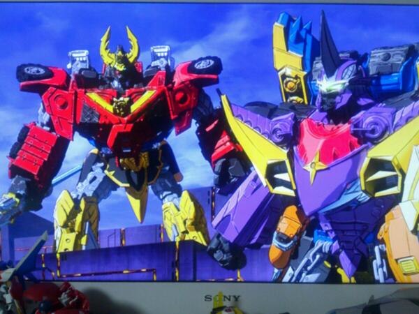 Transformers Go! DVD Finale Screen Captures Of Massive Battle With The Predacons  (5 of 16)